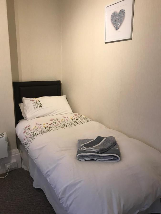 Parade Holiday Apartments Скарборо Экстерьер фото