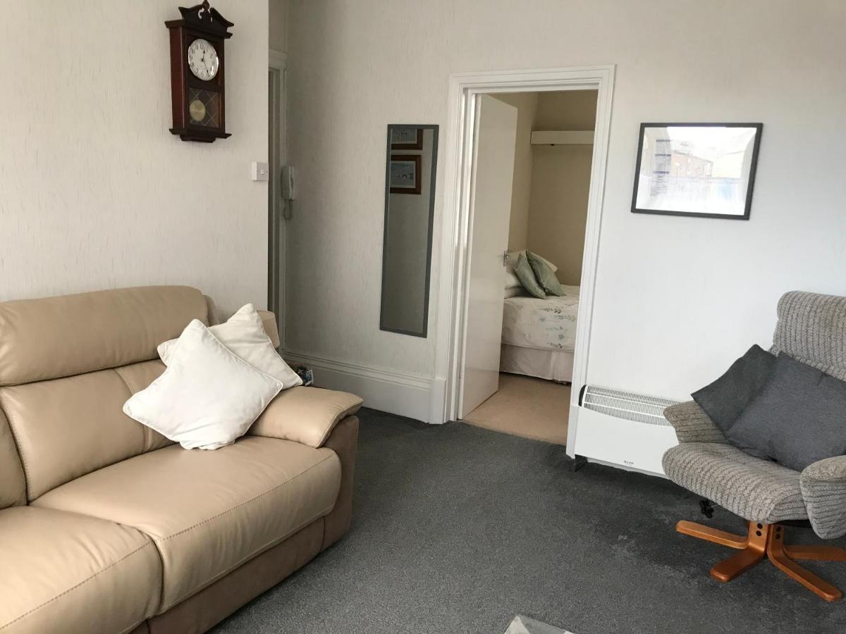Parade Holiday Apartments Скарборо Экстерьер фото